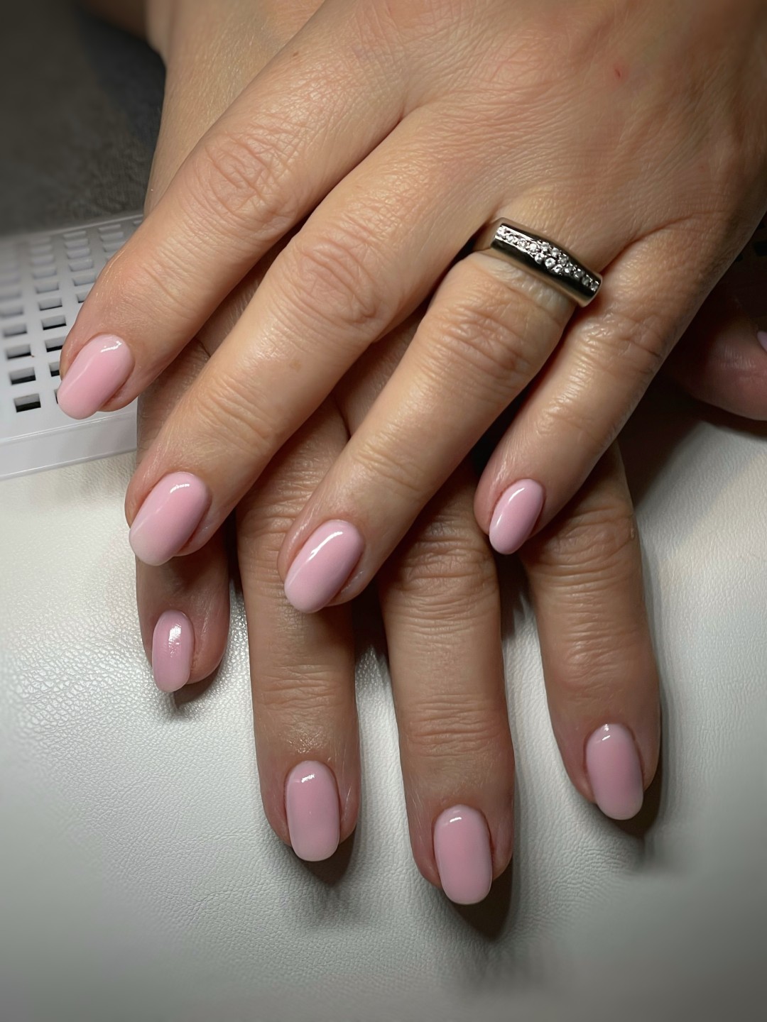 Nails Studio #beograd Ojačavanje noktiju Gel lak / rubber baza