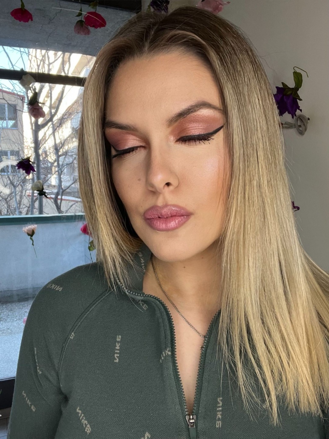 Adiantum Estetik Centar #nis Make-up / šminkanje Profesionalno šminkanje + veštačke trepavice