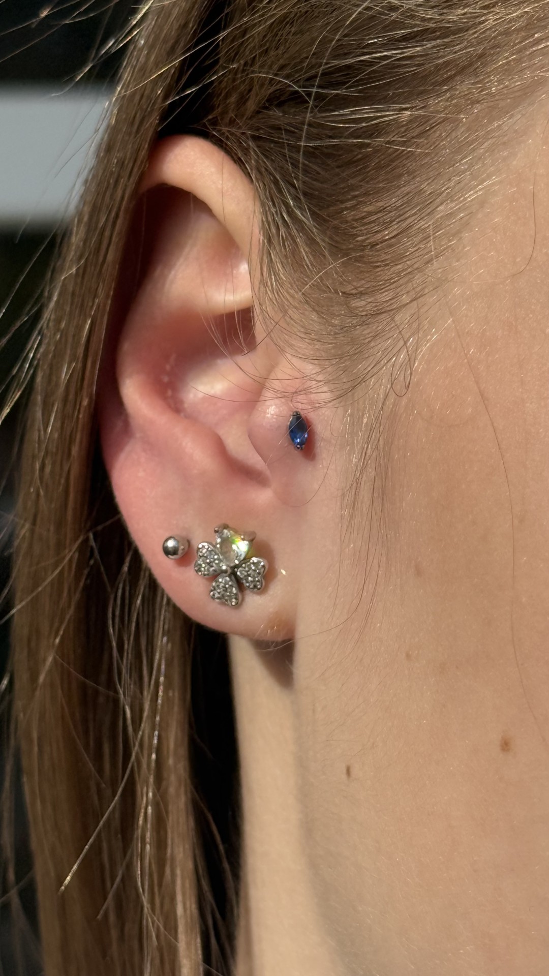 Pirsing - tragus + basic nakit - Kult, Beograd Ostalo Wellness Ostalo, Beograd, Banovo brdo