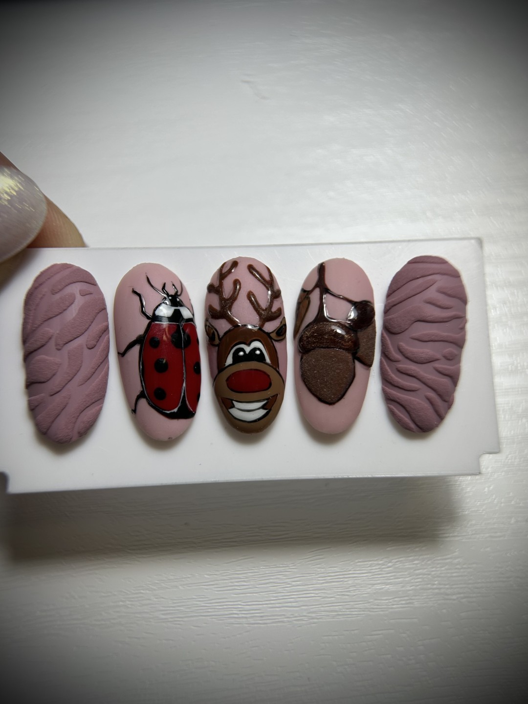 Beauty Care #novisad Ukrašavanje noktiju Nail art - po noktu - jednostavan crtež