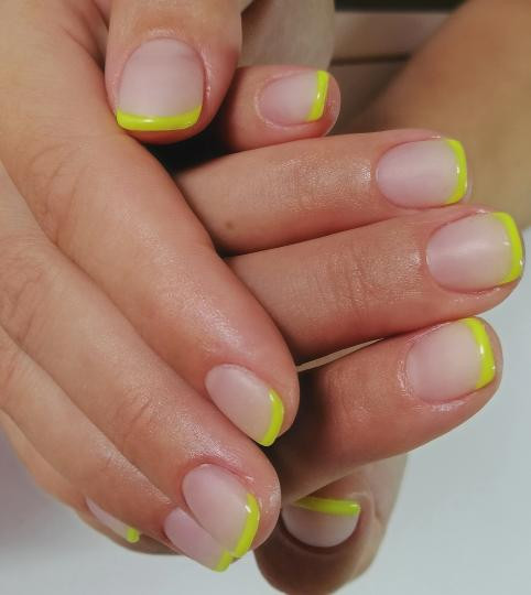 Nail office - TC BIG Rakovica #beograd Korekcija noktiju Korekcija noktiju gelom + french - S dužina