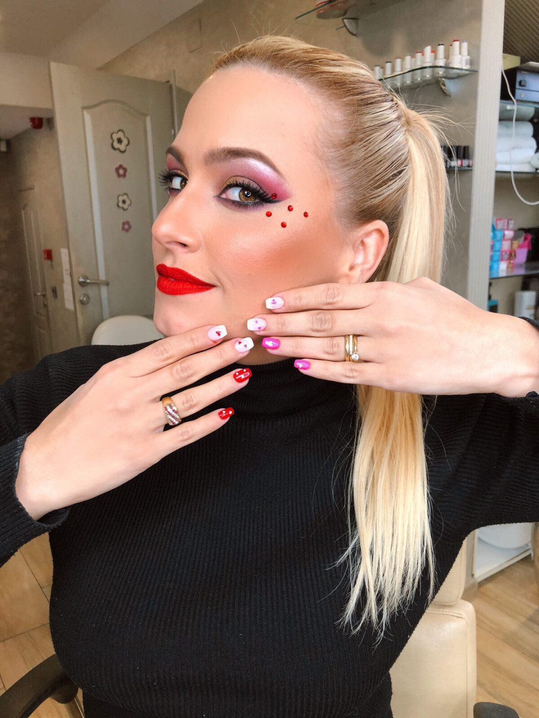 Bibi beauty centar #beograd Ukrašavanje noktiju Izlivanje noktiju + nail art