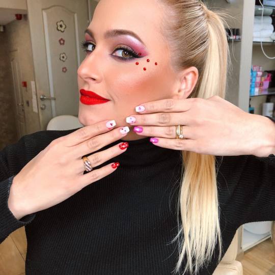 Bibi beauty centar #beograd Ukrašavanje noktiju Izlivanje noktiju + nail art bibi nail art