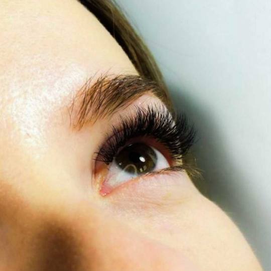 Right Beauty #beograd Nadogradnja trepavica Nadogradnja trepavica - ruski volumen 5D - 8D