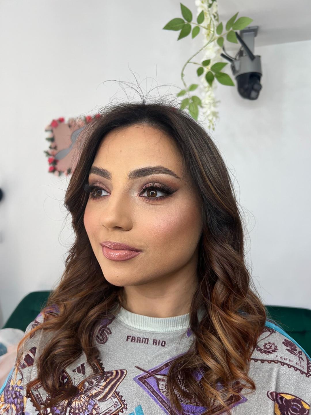 Profesionalno šminkanje - večernja šminka - Just me, Beograd Make-up / šminkanje Lice Make-up / šminkanje, Beograd, Vračar, Čubura, Crveni krst