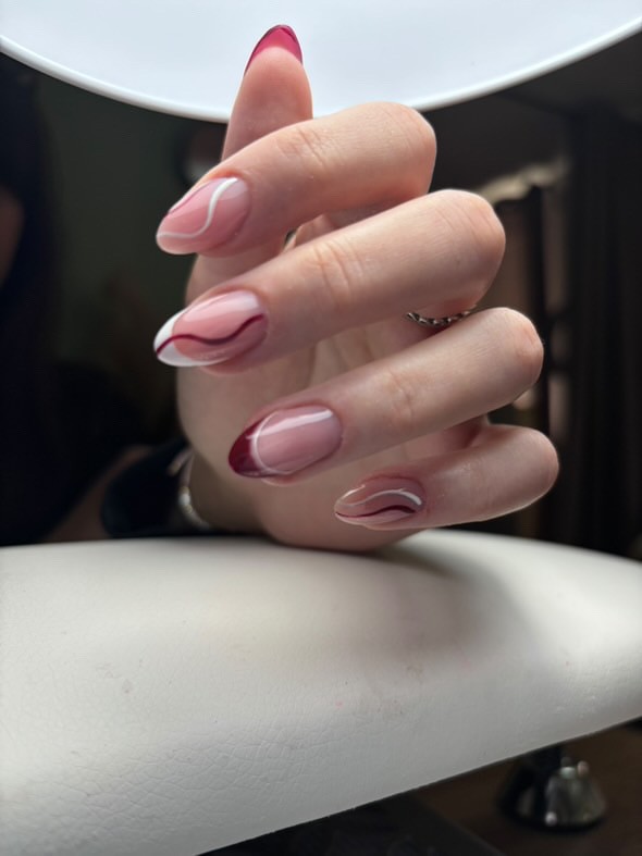 Beauty by Nevena Panić #beograd Izlivanje noktiju Korekcija izlivanja / ojačavanja noktiju gelom - M dužina