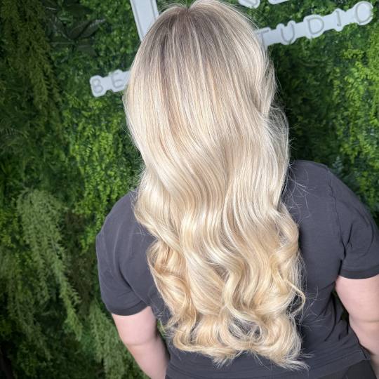 MN Beauty studio #beograd Pramenovi Pramenovi cele kosa + preliv - duga kosa
