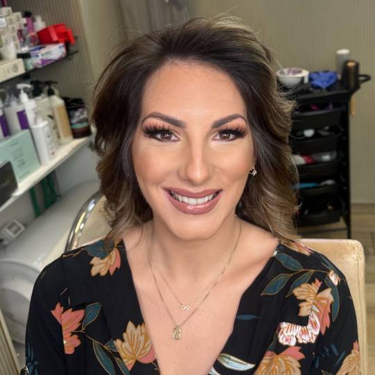 Bibi beauty centar #beograd Make-up / šminkanje Profesionalno šminkanje + feniranje ravno #frizura