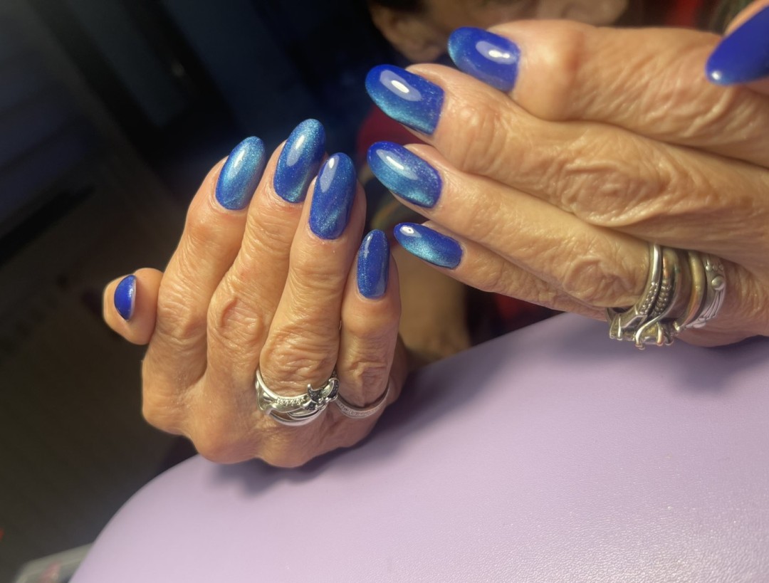 Korekcija noktiju - L dužina plus gel lak - Segula, Beograd Korekcija noktiju Nokti Korekcija noktiju, Beograd, Vukov spomenik, Đeram