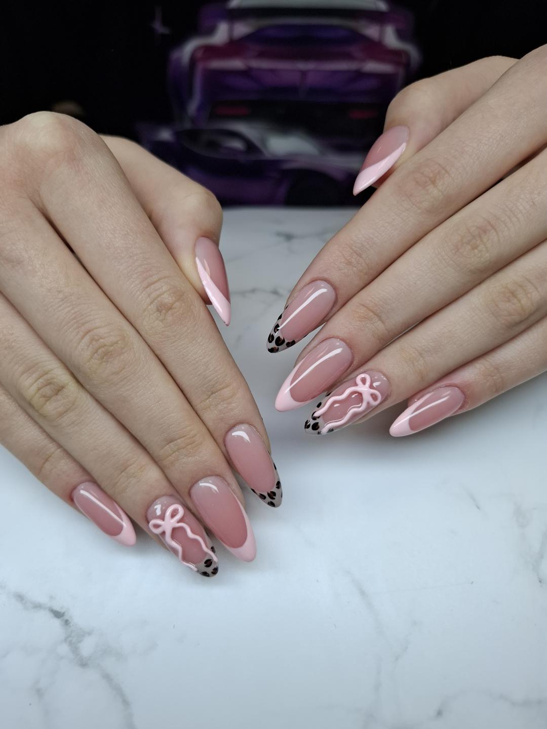 Izlivanje noktiju korekcija - L dužina - Studio Diva Lux, Niš Izlivanje noktiju Nokti Izlivanje noktiju, Niš, Medijana