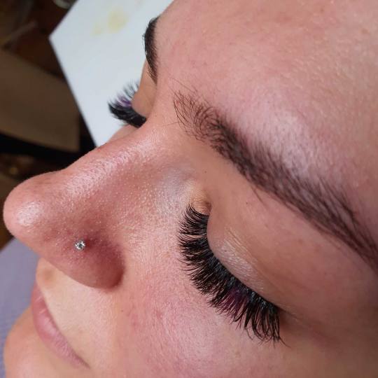 Right Beauty #beograd Nadogradnja trepavica Nadogradnja trepavica - ruski volumen 5D - 8D