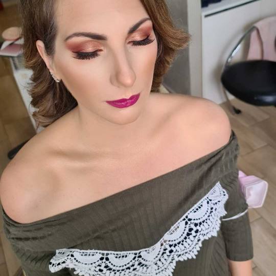 Bibi beauty centar #beograd Make-up / šminkanje Profesionalno šminkanje + feniranje ravno BiBi mak