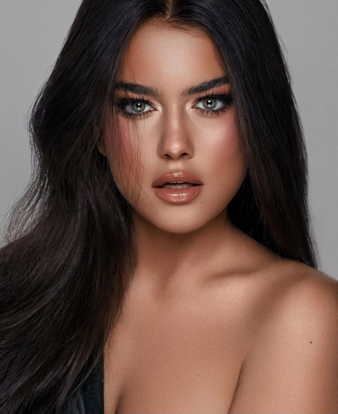 Avant Garde Studio Beograd LookBook WVVNVR SrediMe