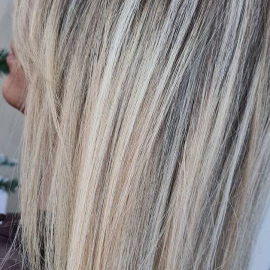 Kristal 28-A #beograd Pramenovi Posvetljivanje prirodne boje prelepim pramencicima Pramenovi na foli