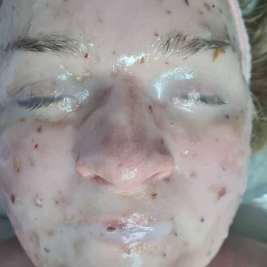 SunBox #beograd Masaža lica Soft Spa tretman lica - paket od 3 tretmana Maska od ruze 🌺 sve mask
