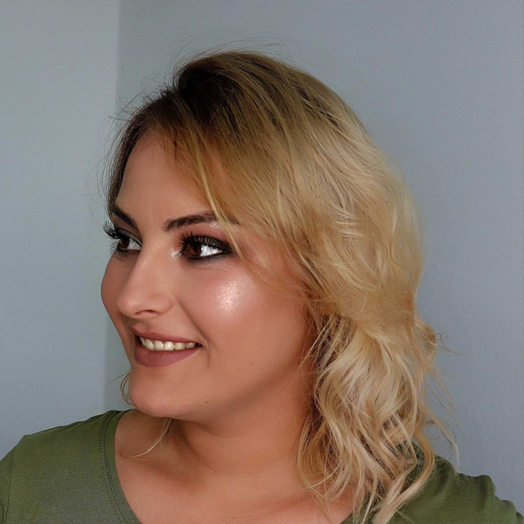 Profesionalno šminkanje + peglanje / lokne (podrazumeva dolazak sa čistom kosom) - M Studio 0303, Novi Sad Make-up / šminkanje Lice Make-up / šminkanje, Novi Sad, Sajmište, Detelinara, Banatić