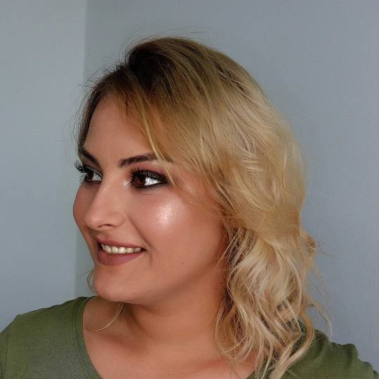 M Studio 0303 #novisad Make-up / šminkanje Profesionalno šminkanje + peglanje / lokne (podrazumeva