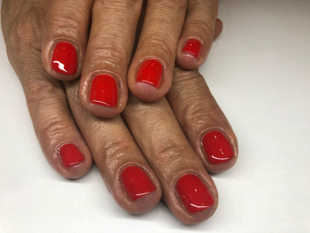 Mademoiselle Beauty #beograd Gel lak Gel lak - ruke sa aparatnim manikirom