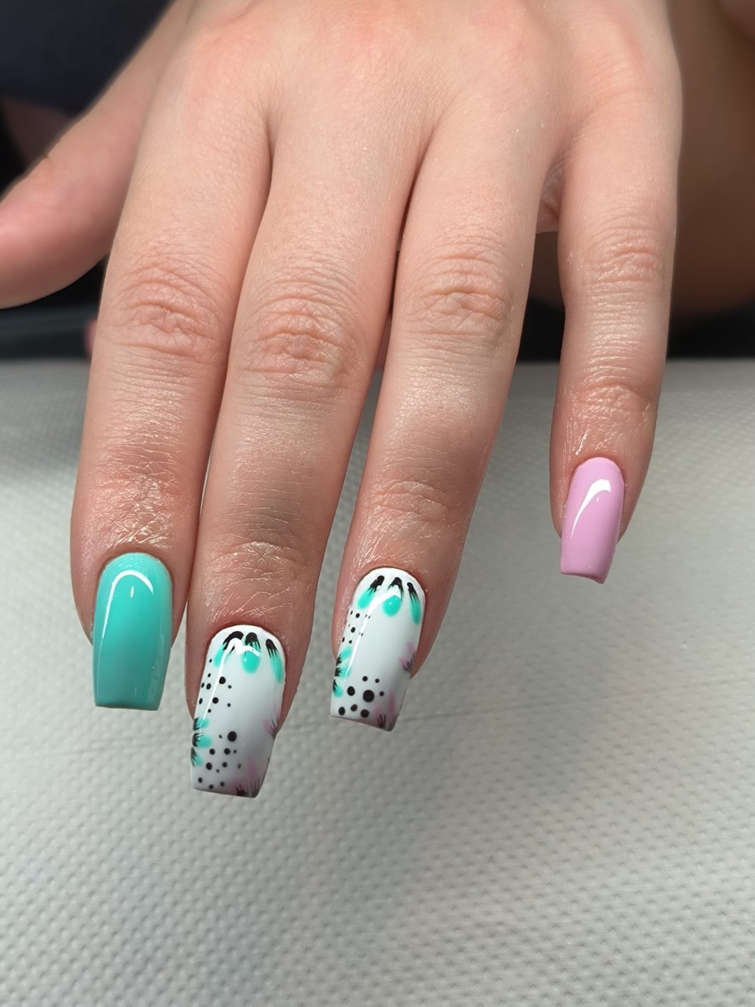 Bibi beauty centar #beograd Ukrašavanje noktiju Izlivanje noktiju + nail art