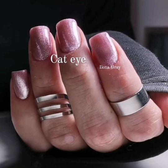 Ilona Gray #beograd Ojačavanje noktiju Ojačavanje prirodnih noktiju rubber bazom cat eye dodatak u