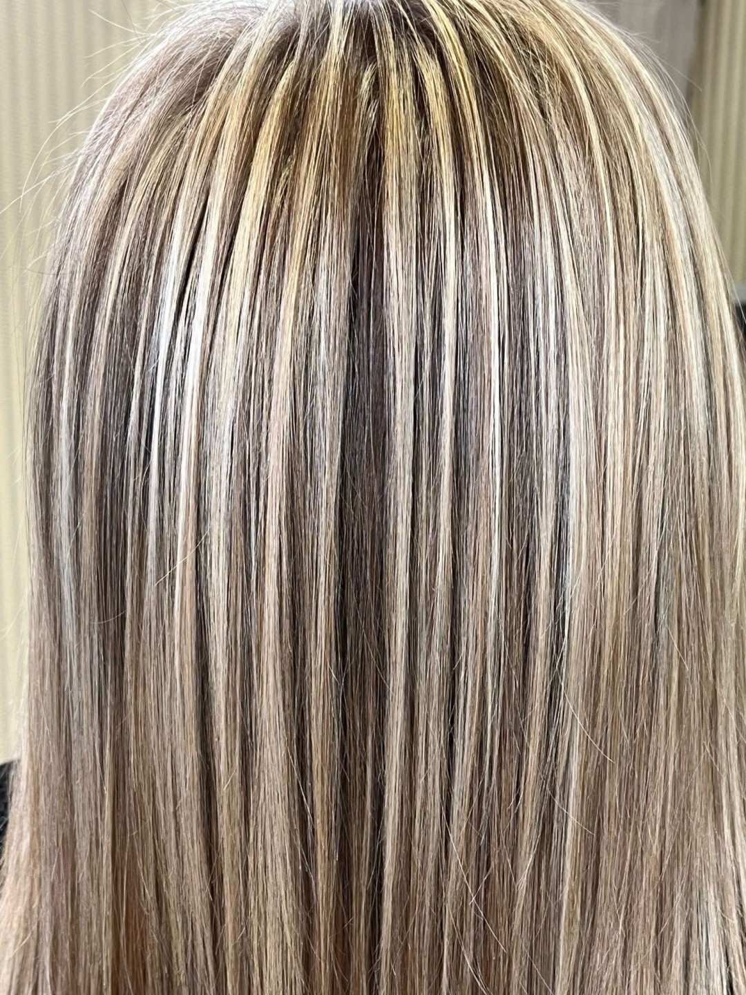 Bibi beauty centar #beograd Pramenovi Pramenovi na foliju u 1 / 2 boje / blanšem + olaplex+ preliv - duga kosa