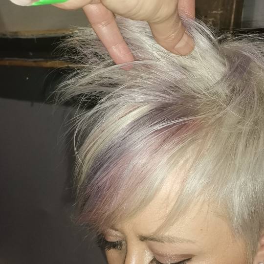 Salon UHD Beograd #beograd Unesite novi svet boja u vašu kosu uz naše majstore koloracije. Bilo da