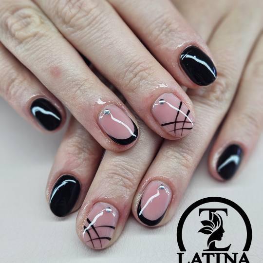 Latina beauty studio #beograd Ojačavanje noktiju Ojačavanje noktiju gelom