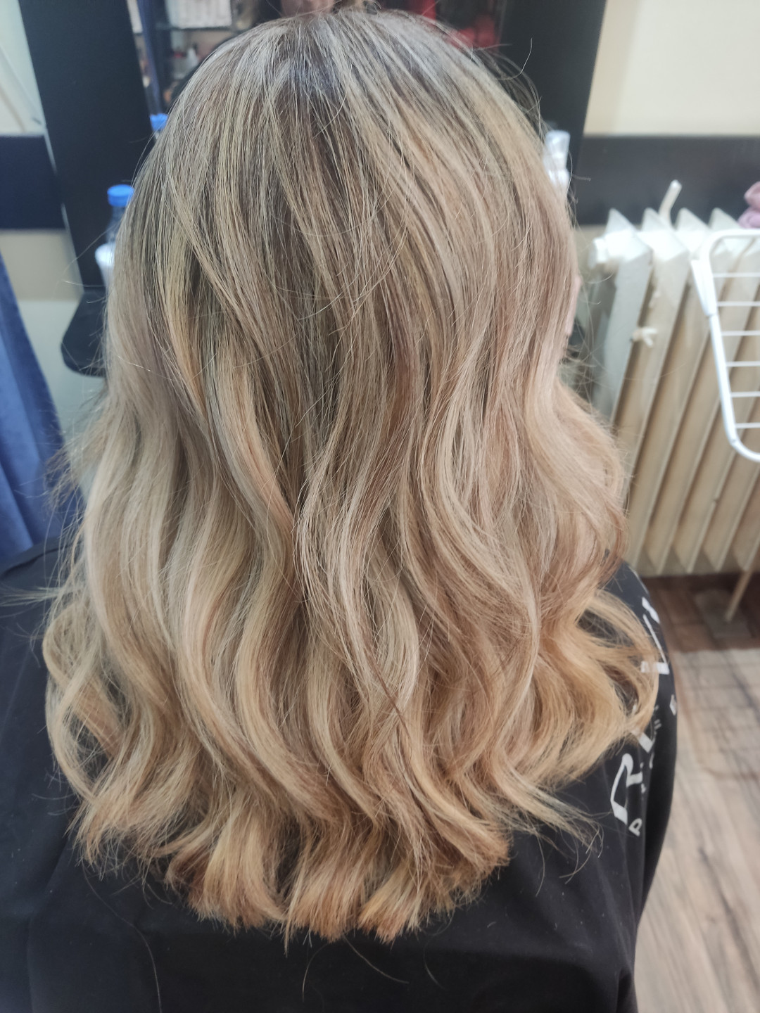 Vanja Hair Still #beograd Feniranje i stilizovanje Feniranje na lokne - duga kosa