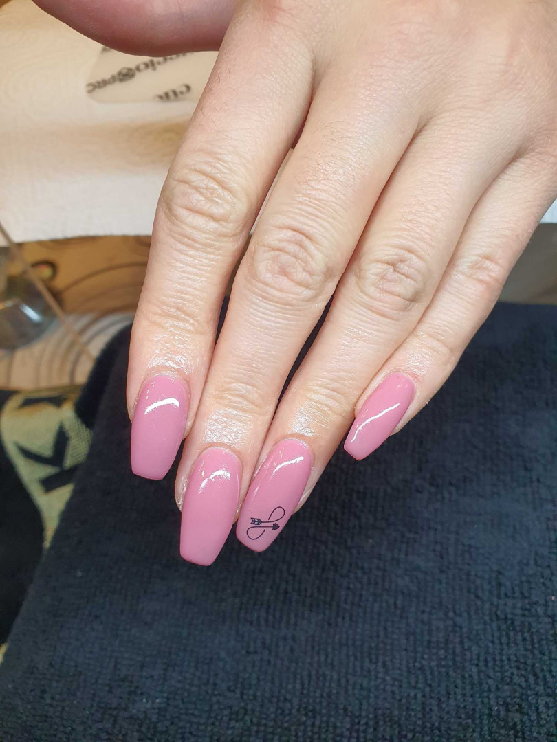 Izlivanje notkiju dužina 2 - Right Beauty, Beograd Izlivanje noktiju Nokti Izlivanje noktiju, Beograd, Centar, Stari grad, Dorćol