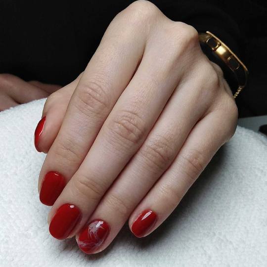 Headroom #beograd Manikir Korekcija rubber baze / gel laka + aparatni manikir S dužina - tuđi rad