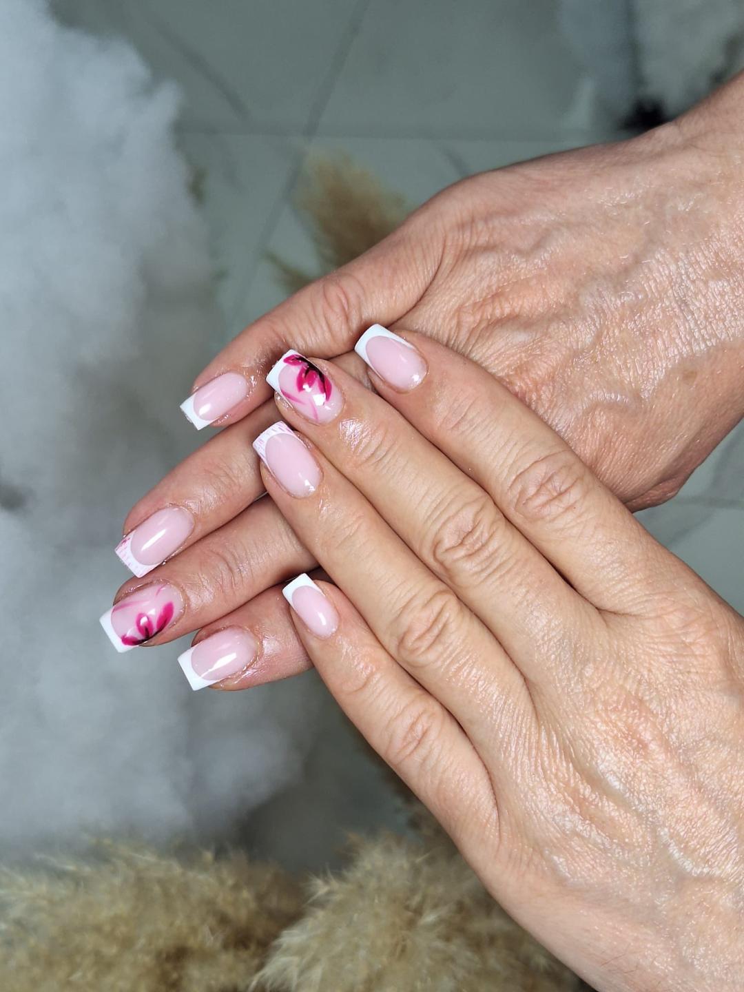 Korekcija noktiju - M dužina - Evels Beauty, Niš Korekcija noktiju Nokti Korekcija noktiju, Niš, Medijana