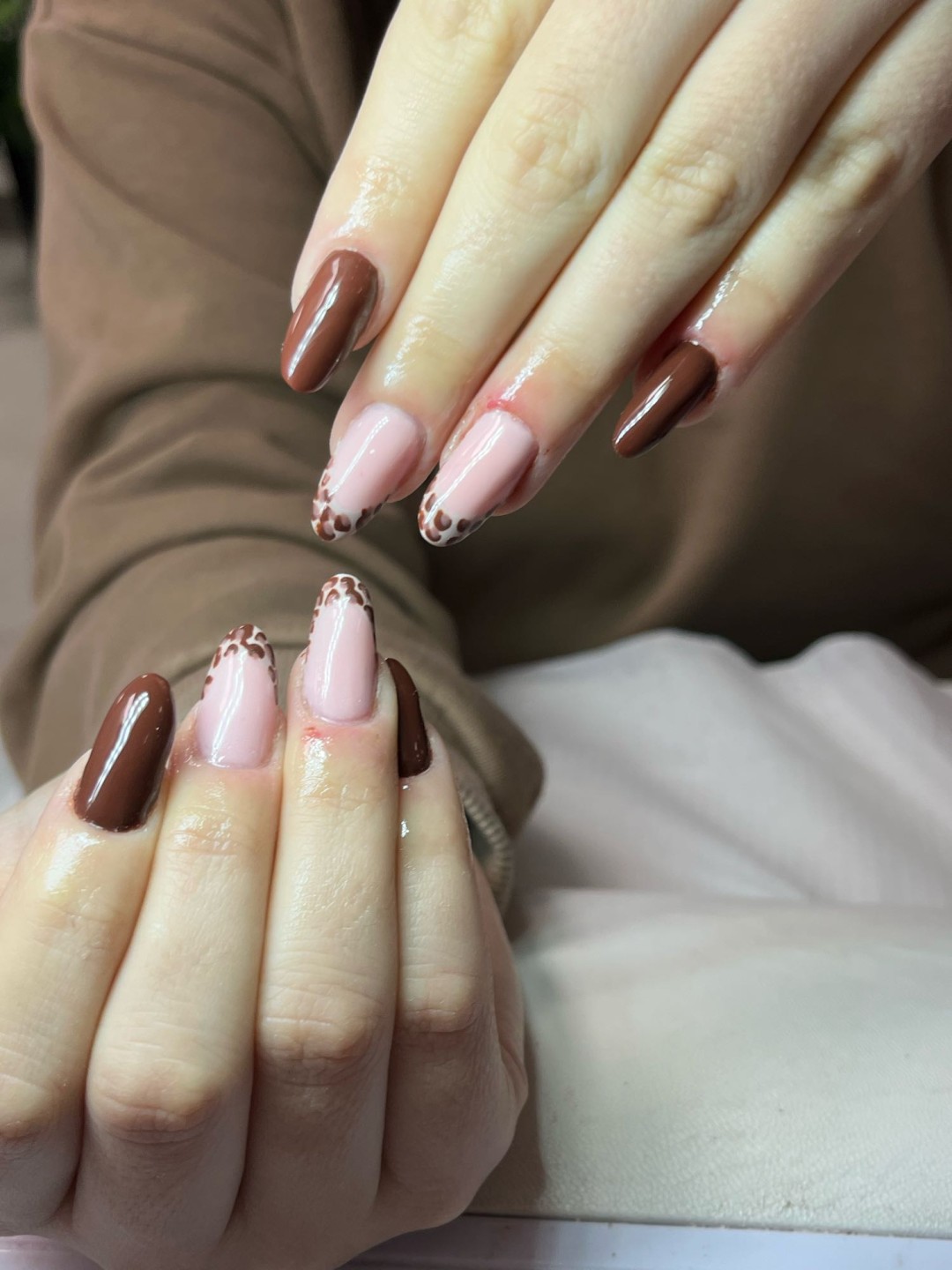 Glow studio #beograd Izlivanje noktiju Izlivanje noktiju gelom - M dužina