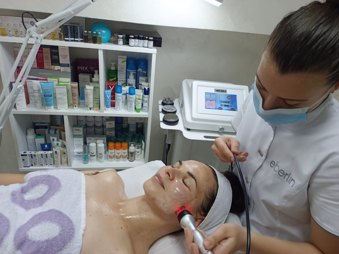 Nika Estetic #beograd Radiotalasni i ultrazvučni tretmani Premium(hem.piling+Uz špatula+kiseonik+serum+uz mezoterapija+radiotalasni lifting+maska+omega led)