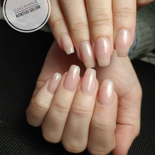 Right Beauty #beograd Ojačavanje noktiju Ojačavanje noktiju gelom dužina 1