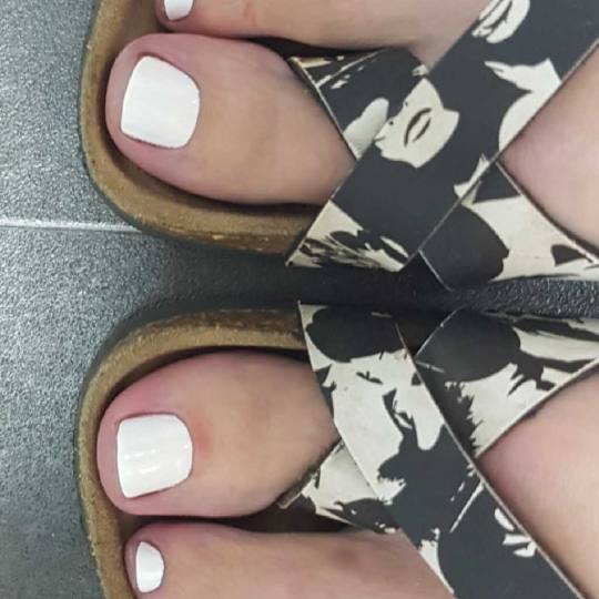 Slatka moja #beograd Estetski pedikir Estetski pedikir + lakiranje noktiju