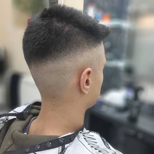 P&K #beograd Muško šišanje Muško šišanje fade - složeno Fade
