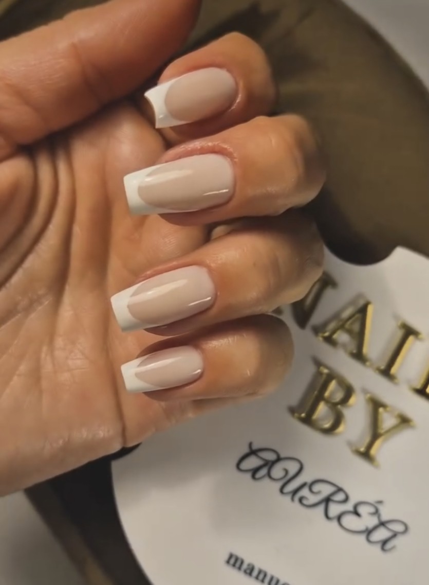 Auréa manucure #novisad Lakiranje noktiju French - dodatak uz uslugu