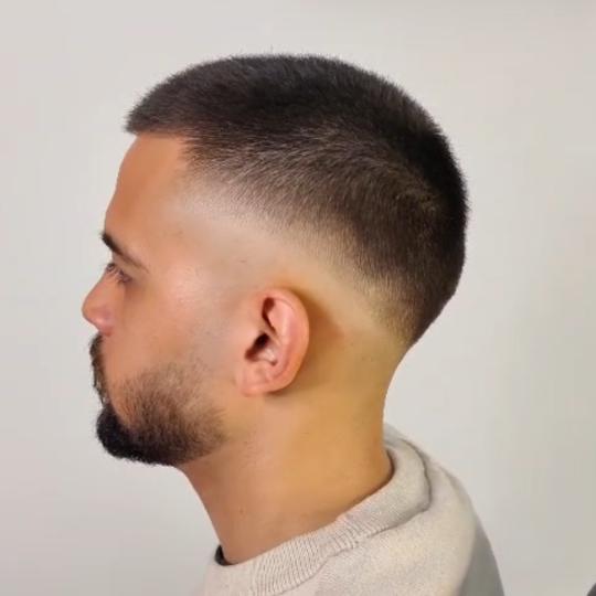 The Mat #beograd Muško šišanje Fade šišanje + brada