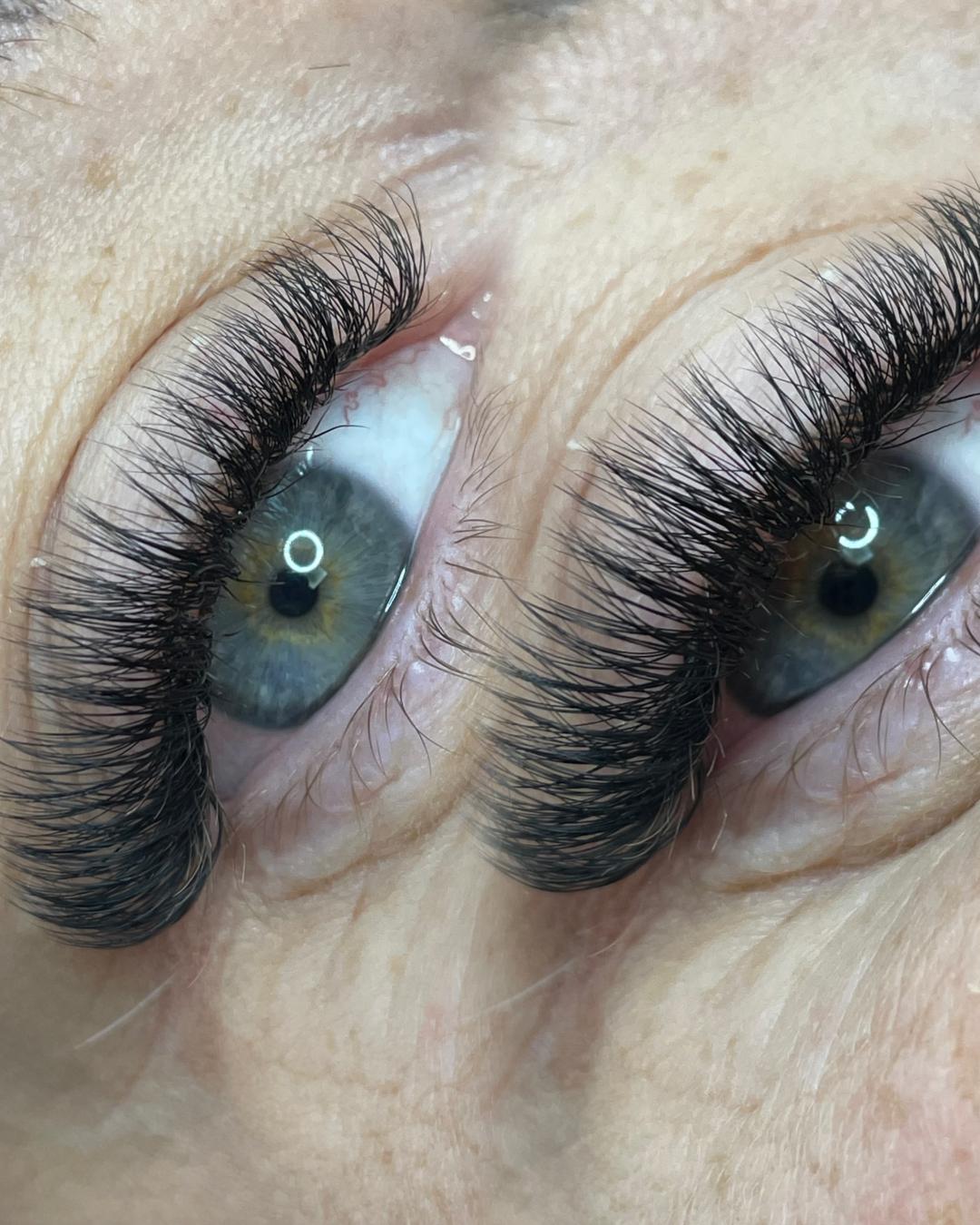 Mask #beograd Nadogradnja trepavica Nadogradnja svilenih trepavica - ruski volumen