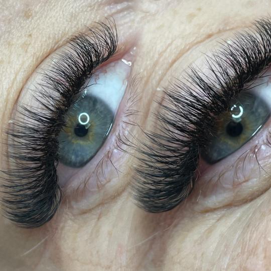 Mask #beograd Nadogradnja trepavica Nadogradnja svilenih trepavica - ruski volumen