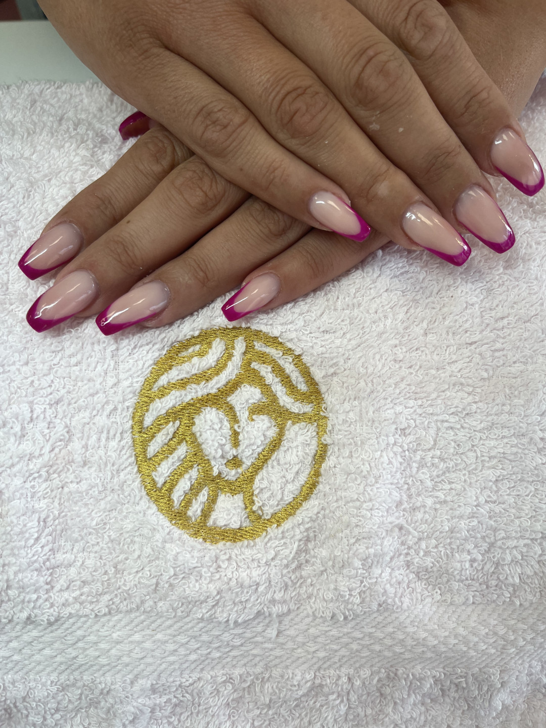 Grkinja Beauty Studio #krusevac Izlivanje noktiju Izlivanje noktiju gelom - dugi nokti