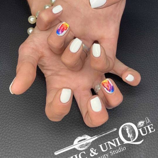 Chic & Unique Beauty Studio #beograd Gel-lak sa sarom neon bojama