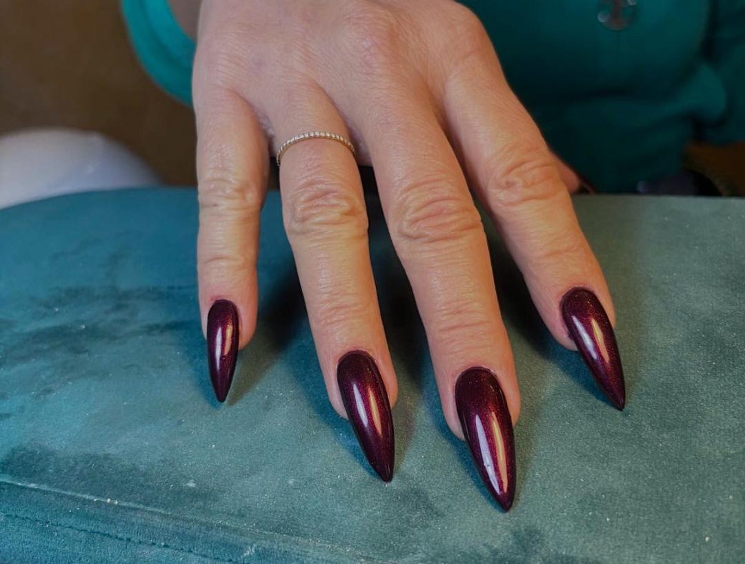 Korekcija noktiju - L dužina - Lumière studio, Beograd Korekcija noktiju Nokti Korekcija noktiju, Beograd, Voždovac