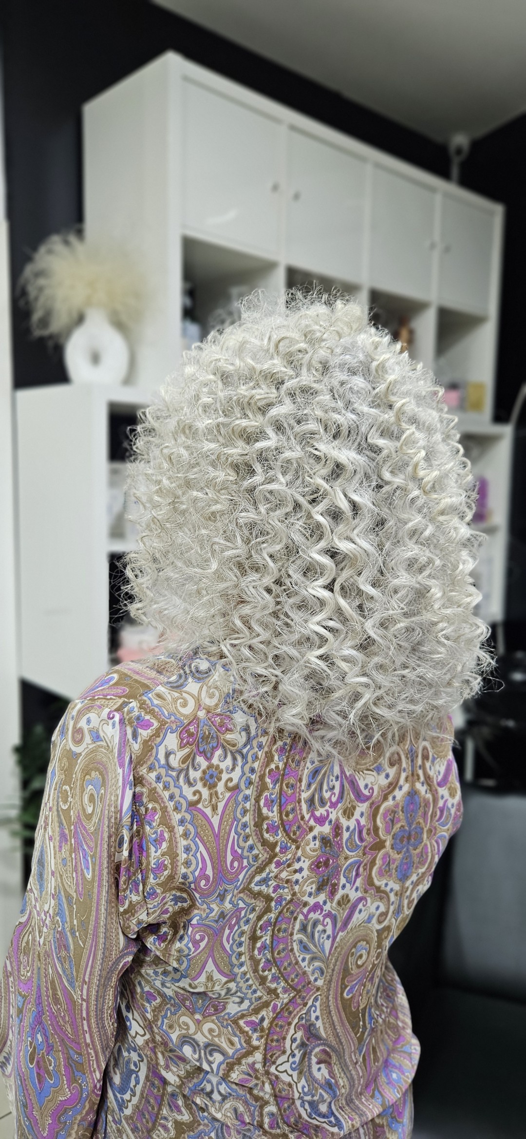Butik Lepote #beograd Uvijanje, lokne i talasi Afro lokne - kosa do polovine leđa