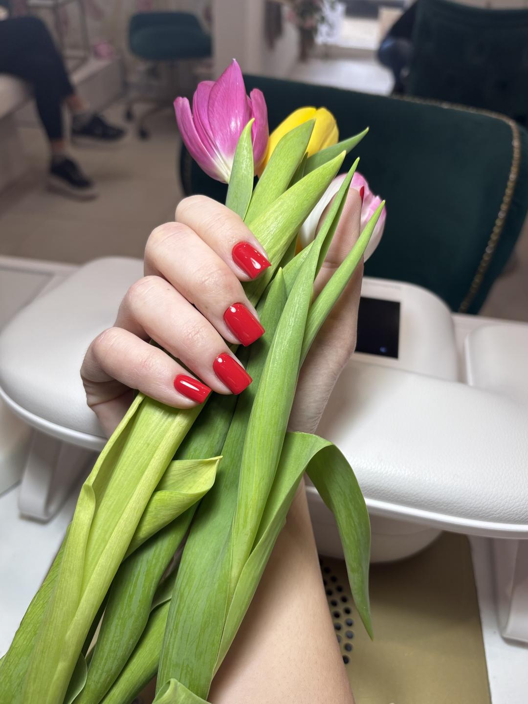 MV Studio #beograd Ojačavanje noktiju Ojačavanje noktiju gelom - kratki nokti