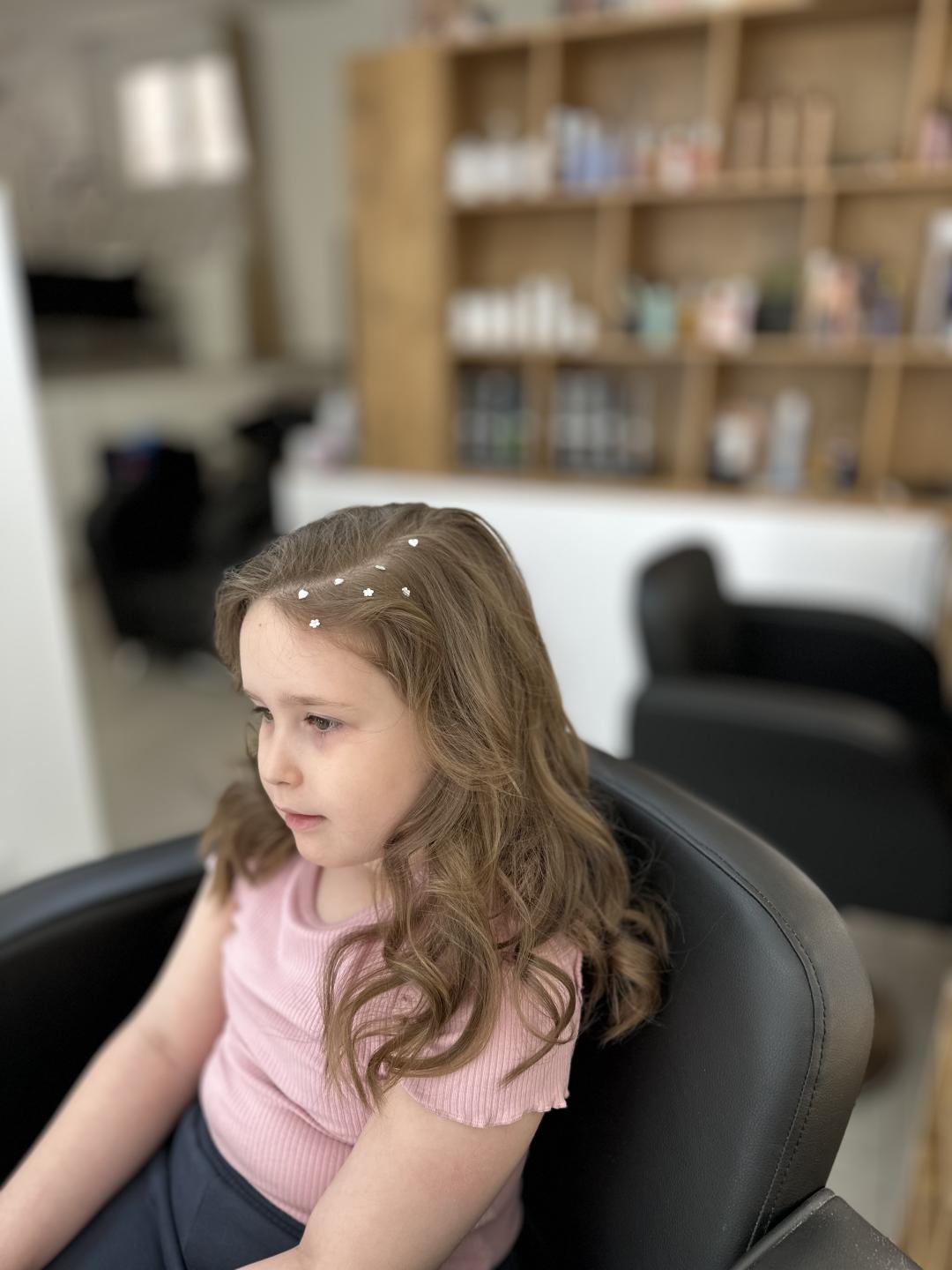 Svecane frizire pundje - Studio Eleven Ladies&Gentlemen, Beograd Pletenice, kike, punđe Frizerski saloni Pletenice, kike, punđe, Beograd, Zvezdara