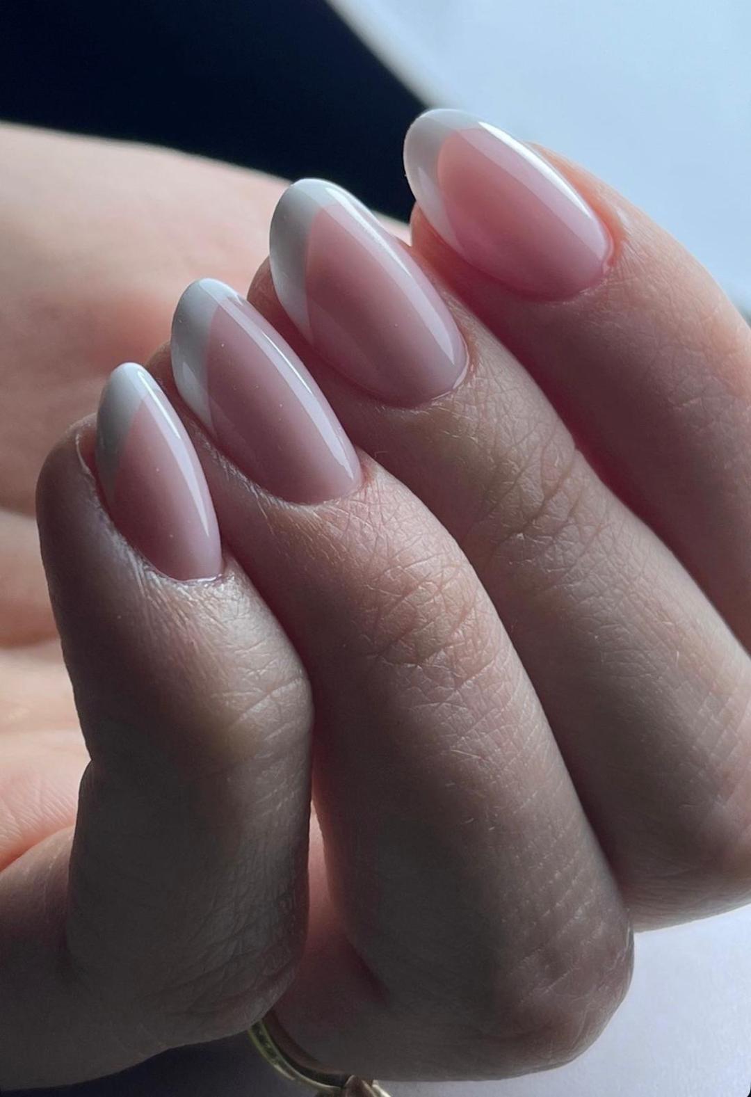 Manikir + izlivanje noktiju gelom / akrilom - S / XS dužina - Miss Princess Beauty Center, Beograd Nadogradnja noktiju Nokti Nadogradnja noktiju, Beograd, Zvezdara