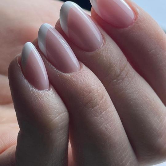 Miss Princess Beauty Center #beograd Nadogradnja noktiju Manikir + izlivanje noktiju gelom / akrilom