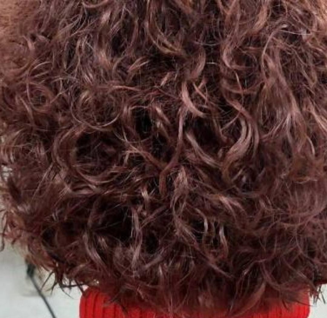 Mini-val voćnim kiselinama - kratka kosa - Astradas 1, Beograd Minival Frizerski saloni Minival, Beograd, Novi Beograd blokovi, Belville, Savski kej