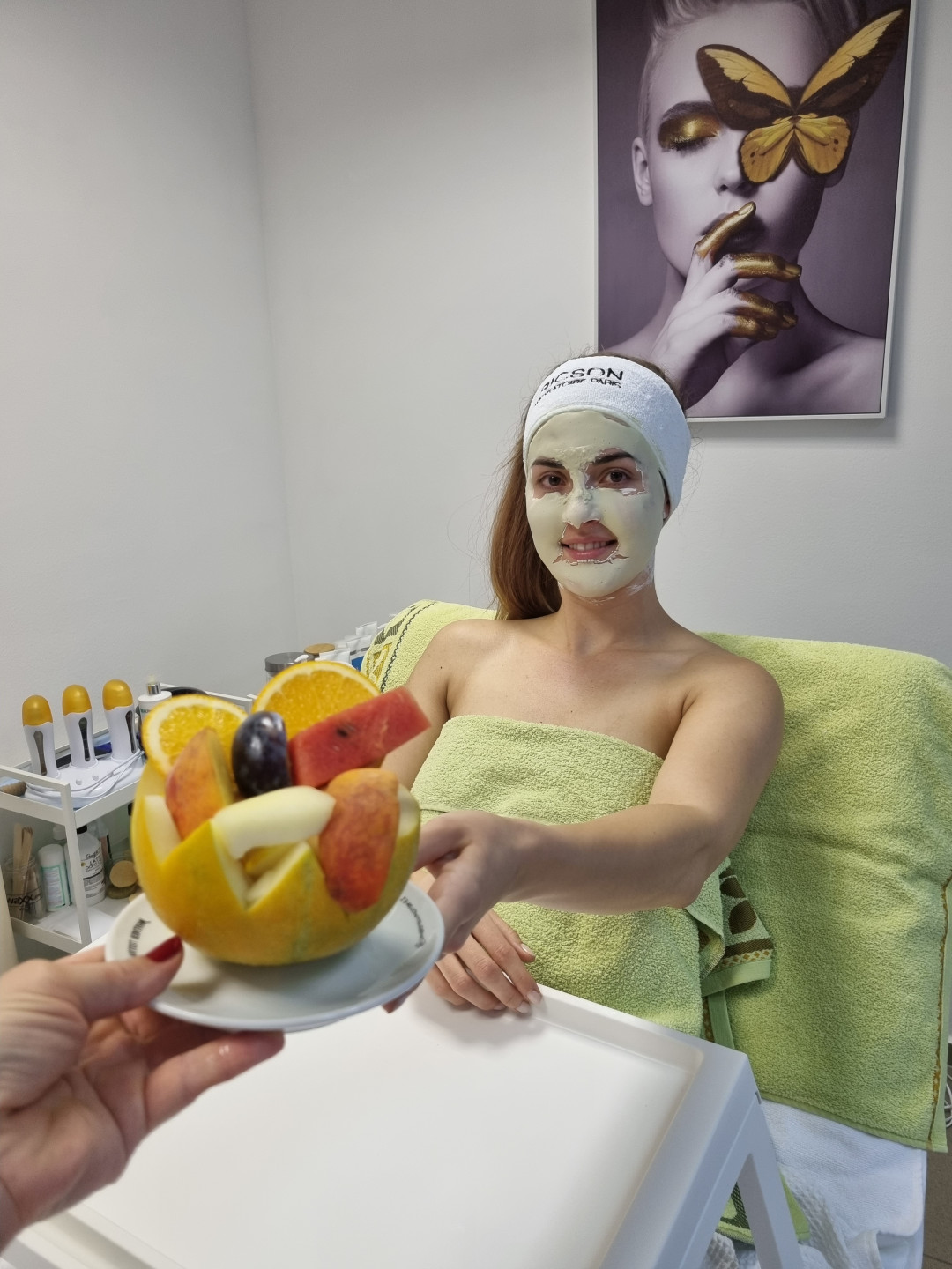 Emilly #beograd SPA Spa day Emilly - personalizovani tretman lica + relax masaža + pakovanje šaka + osveženje